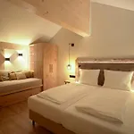 뷔트겐바허 호프 호텔 4*
