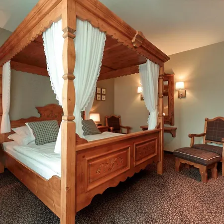 Hotell Buetgenbacher Hof 4*