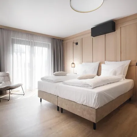 Hotell Buetgenbacher Hof 4*